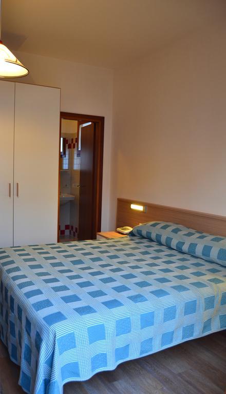 Hotel Midi ليدو دي يسولو المظهر الخارجي الصورة