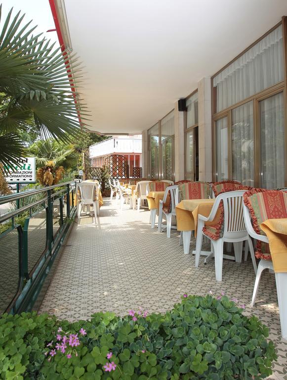 Hotel Midi ليدو دي يسولو المظهر الخارجي الصورة